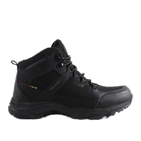 Black insulated trekking shoes from Layne